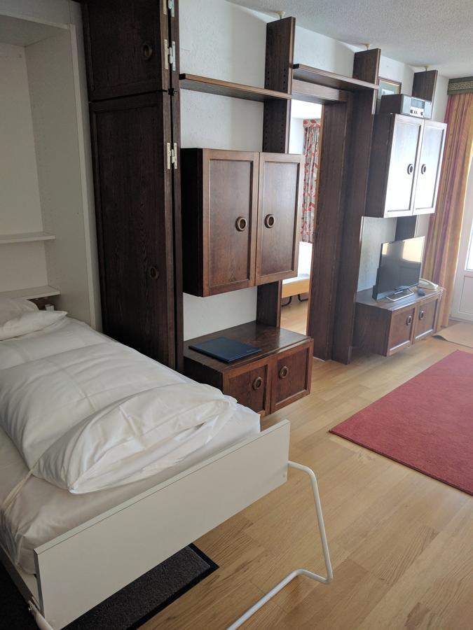 Holiday Accommodation - Swimming Pool Available ダヴォス・プラッツ エクステリア 写真