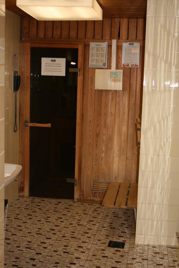 Holiday Accommodation - Swimming Pool Available ダヴォス・プラッツ エクステリア 写真