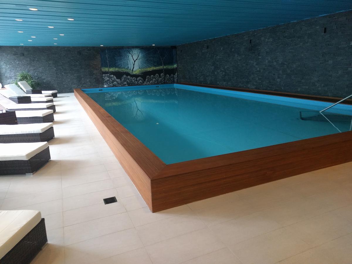 Holiday Accommodation - Swimming Pool Available ダヴォス・プラッツ エクステリア 写真